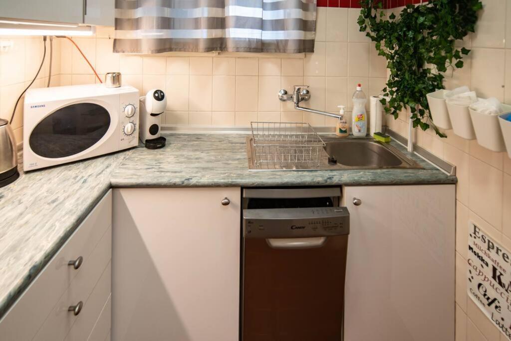 Bumblebee Apartment With Ac Budapest Exterior photo