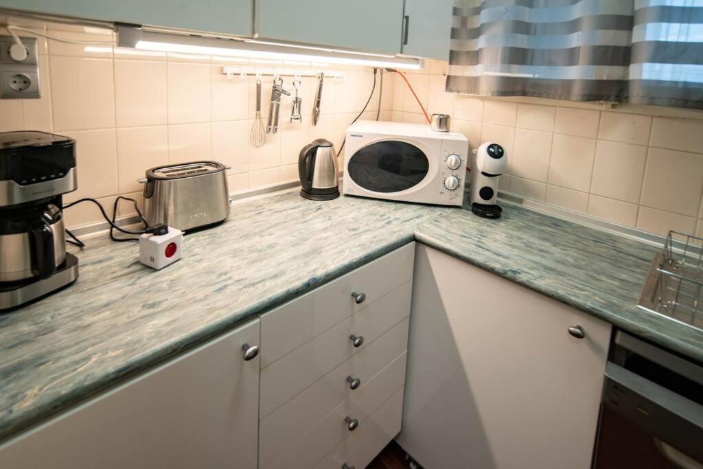 Bumblebee Apartment With Ac Budapest Exterior photo