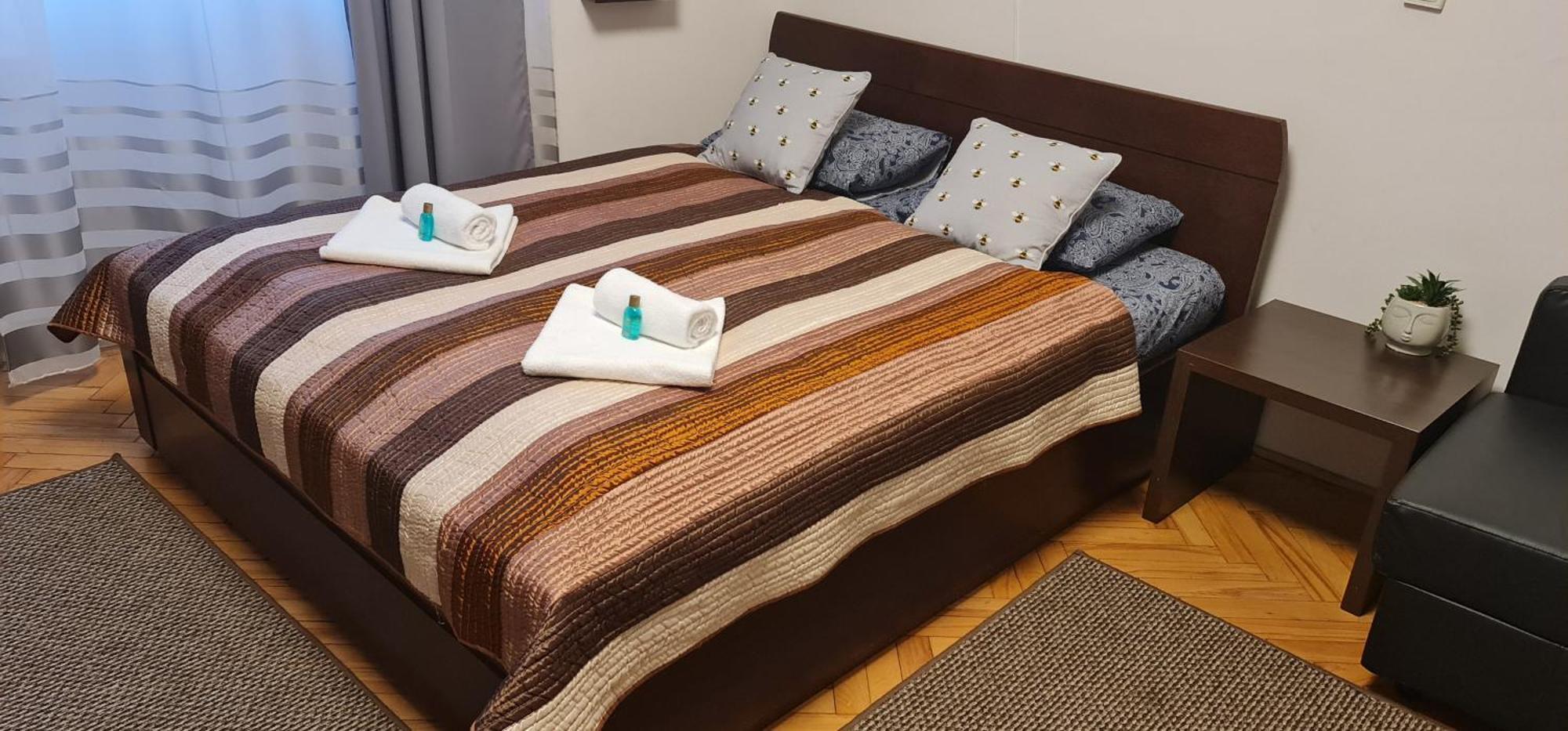 Bumblebee Apartment With Ac Budapest Exterior photo
